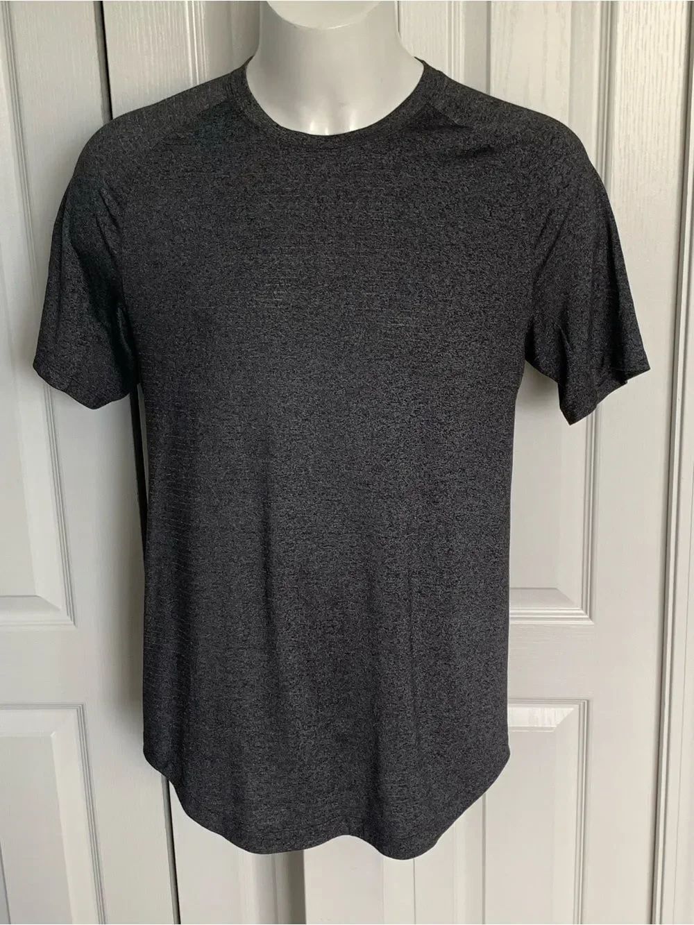 Men's Lululemon Performance Crew Neck T-Shirt - Charcoal